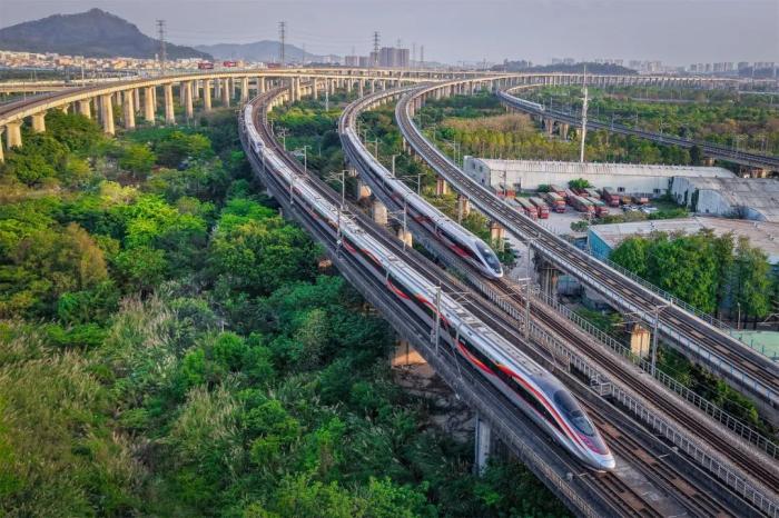 超过世界其他国家里程总和！中国高铁营业里程突破5万公里