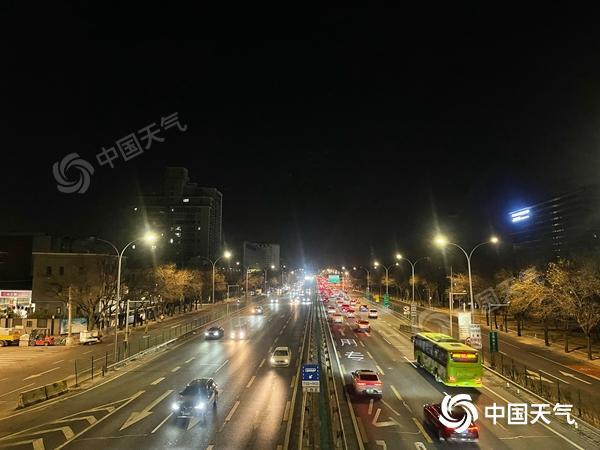 防风保暖！北京晴冷在线早晚寒意重 今天白天有5至6级阵风