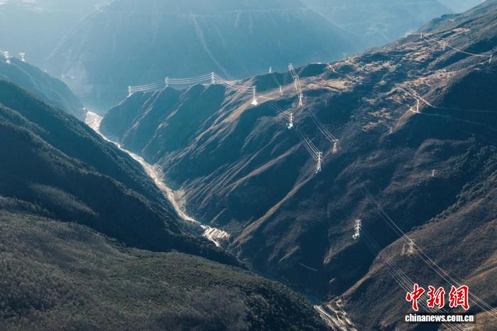 叶巴滩水电站500千伏送出工程投运