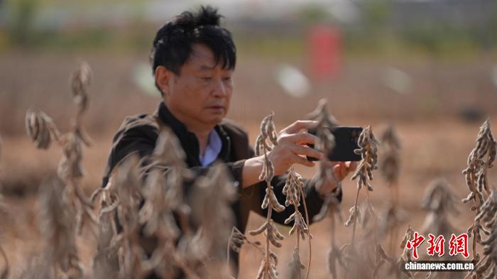 农业院士题材纪录片《院士田间大课堂》播出