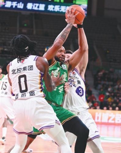 威尔斯爆发 率辽篮拿下主场三连