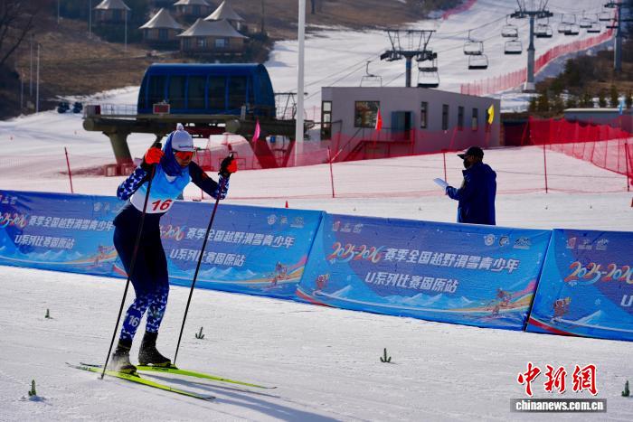 六盘山下燃冰雪激情 全国越野滑雪青少年U系列比赛（固原站）开