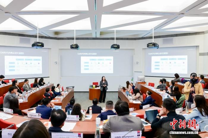 中欧全球首发AI智能体课程  