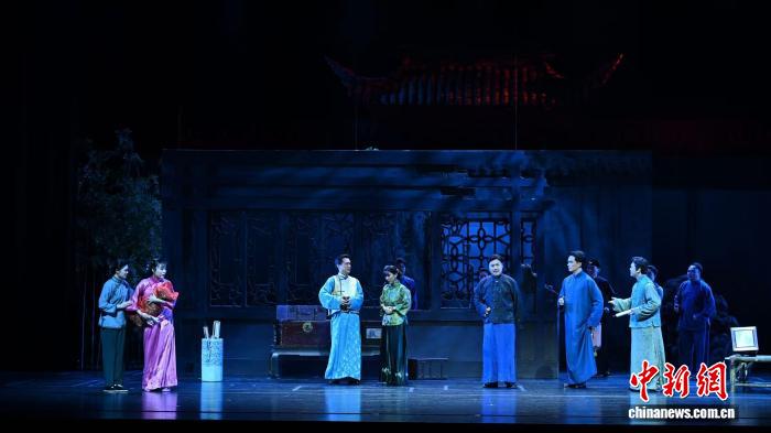 上海沪剧院复排沪剧《家·瑞珏》 老中青五代沪剧人同台