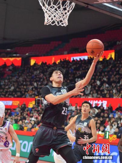 CBA常规赛：吉林男篮大胜北京控股 斩获主场四连胜