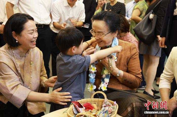 老挝国家主席夫人：希望两国友谊