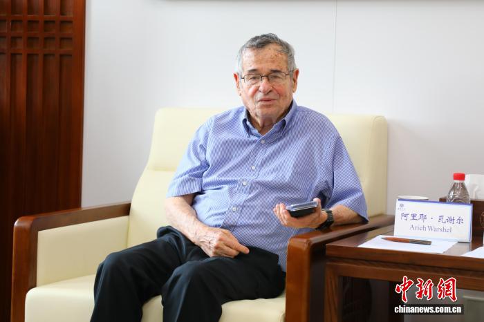 诺奖得主谈AI发展：需平衡AI