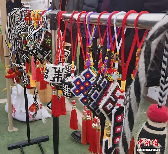 西藏昌都边坝赛事热 一根针穿起