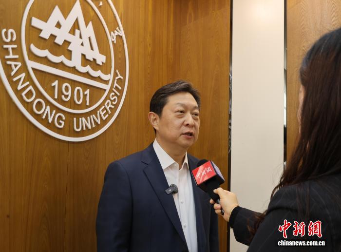 山东省政协委员陈鑫：“国家队”医院应向上“顶天”、向下“立地”