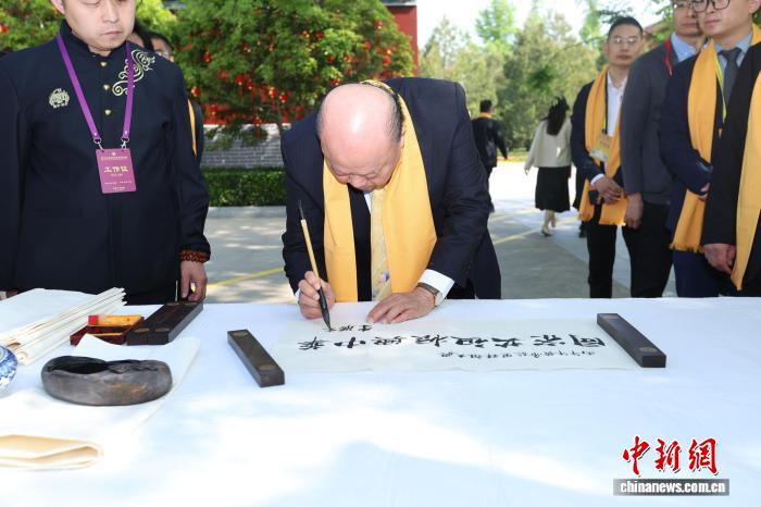 新党副主席李胜峰：文明累积让两