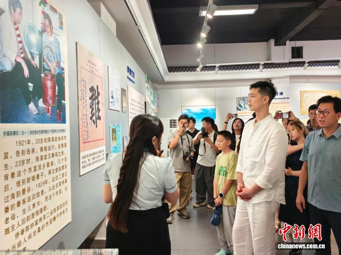 台湾演员利晴天汕头寻根 打卡《