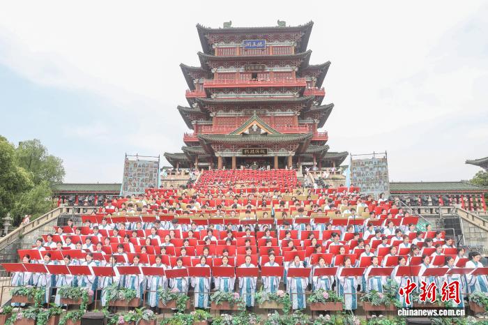 第五届全民阅读大会侧记：书香中