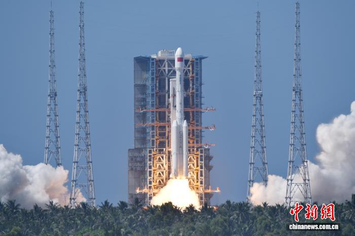 中国成功发射通信技术试验卫星二