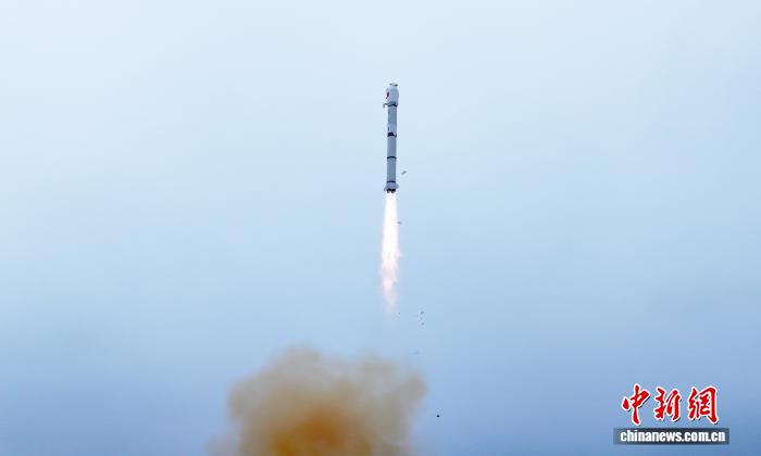 我国成功发射试验三十三号卫星