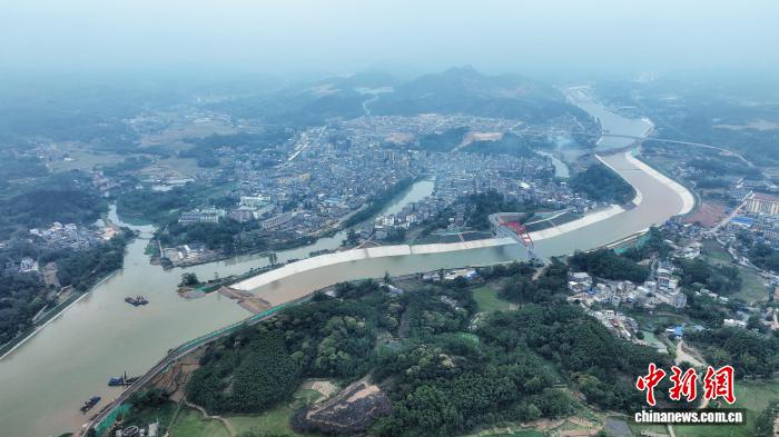 平陆运河南宁段实现全线通水