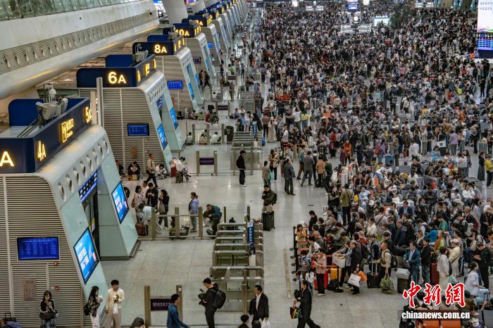 中国铁路单日旅客发送量连续三天