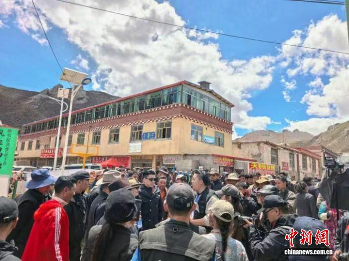 西藏昌都：政企银联动赋能 “小虫草”撑起高原富民产业