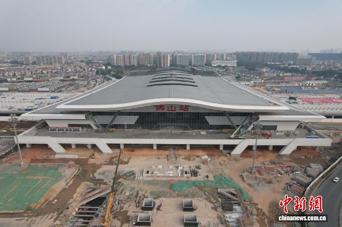广湛高铁佛山站主体结构完工