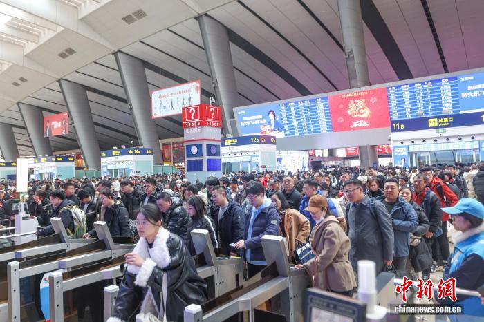 一季度中国铁路发送旅客人次同比