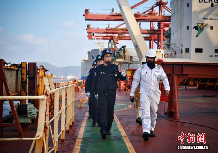 浙江宁波口岸国际航行船舶2025年通关创新高