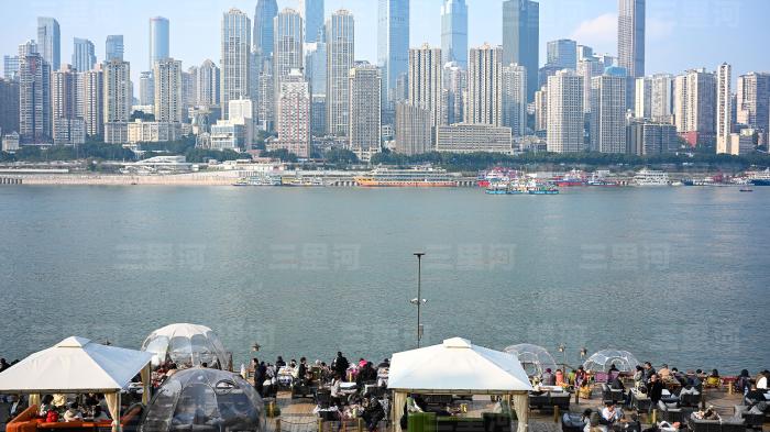 重庆晋级消费第一城，场景创新激