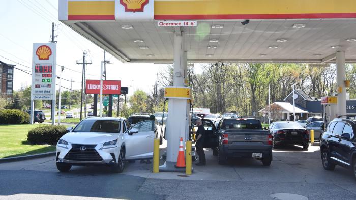 自食其果！美国经济增长预期被下调