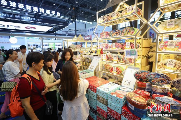 消博会观察：中国超大消费市场“新”意涌动