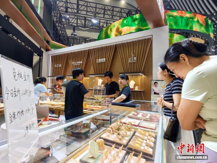 消博会观察：海南离岛免税多元升级活力释放