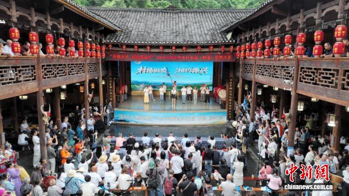 湖南举办乡村主播（村播）夏季大赛 新农人比拼直播带货