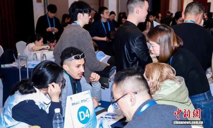 二十国采购商赴浙江“淘货” 盼深化多元化合作