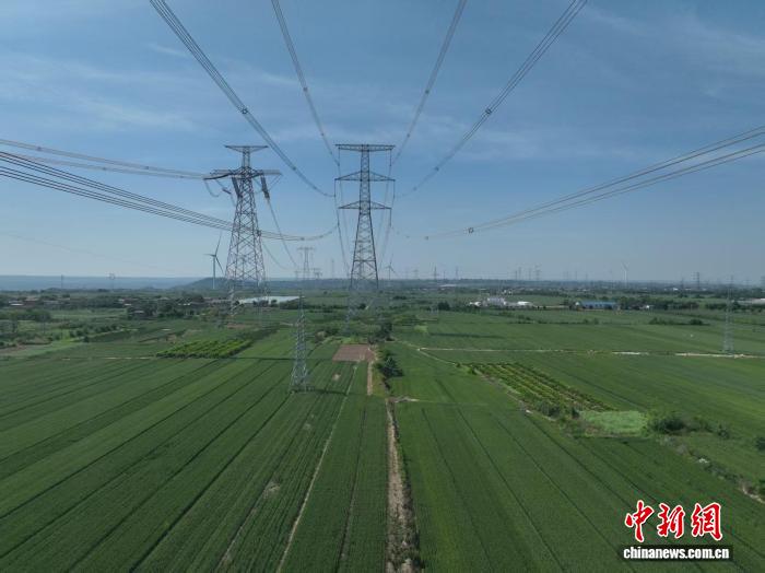 陕北至关中第三通道750千伏输变电工程启动投运