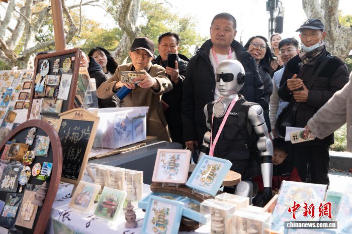 2025年浙江GDP达94545亿元