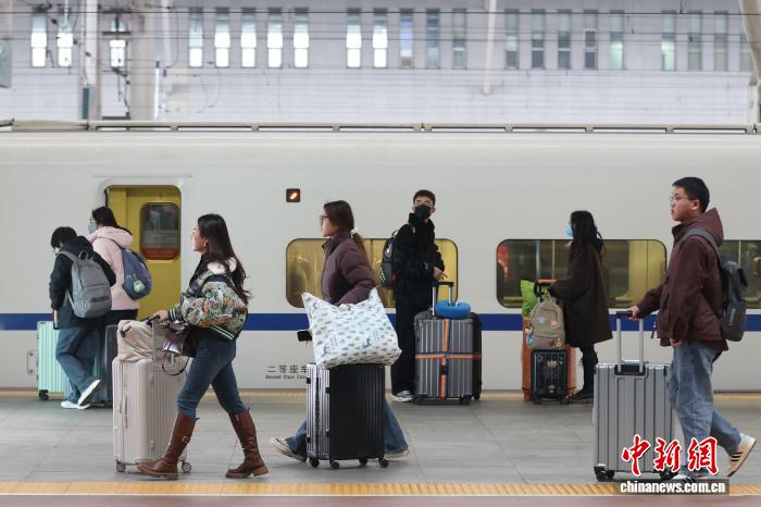 长三角铁路春运发送旅客预计首次突破1亿人次