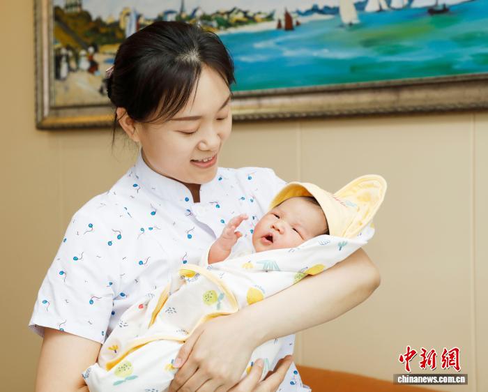 蜂蜜水可致婴儿中毒 医生提醒1