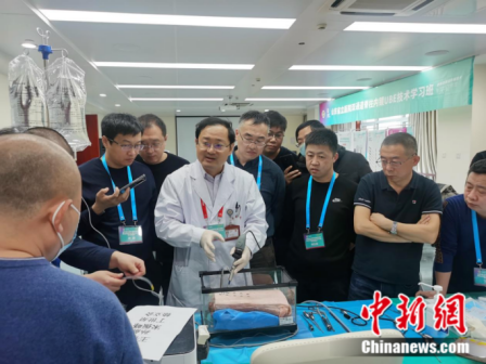 别硬扛！你的脊柱，正在悄悄被“
