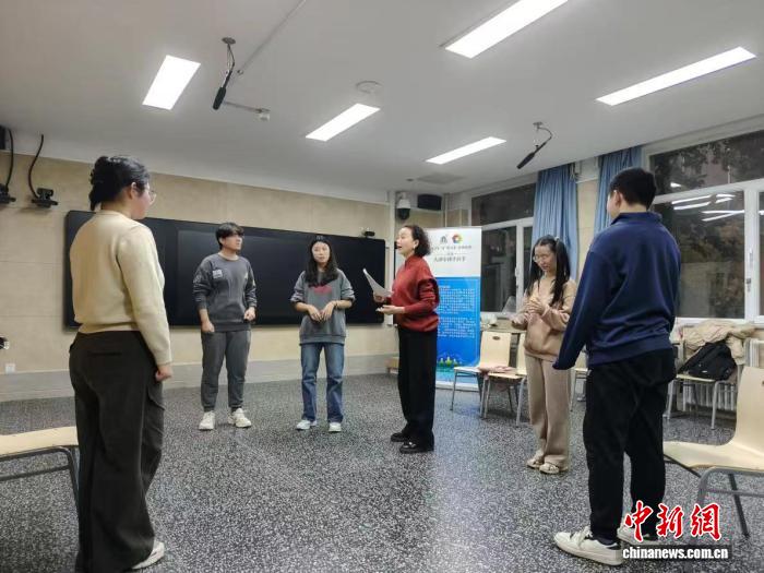 “大团小团手拉手” 北京市曲剧团结对6所高校