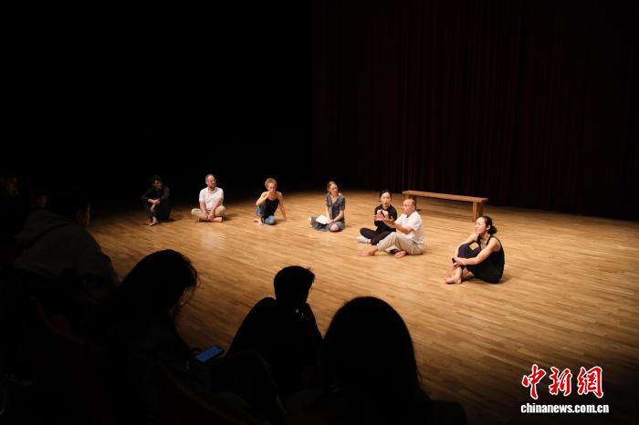 戏剧大师汤姆斯·理查兹的乌镇课堂