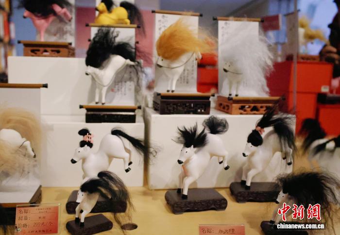 从齐白石画里“跳”出的“马彪彪”俏销