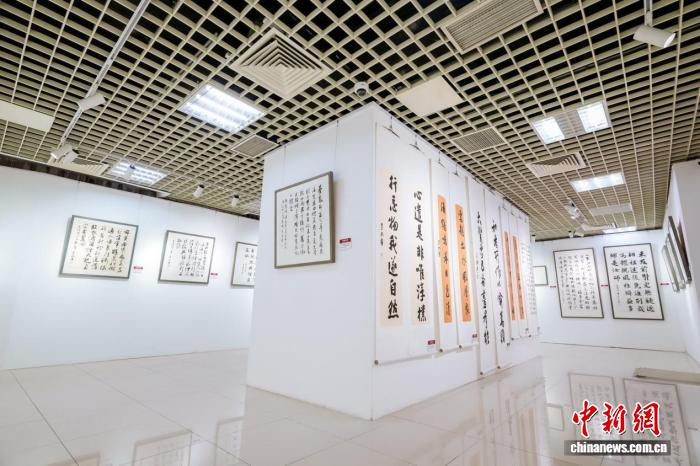 “磨砻砥砺——李承孝书法作品展”启幕