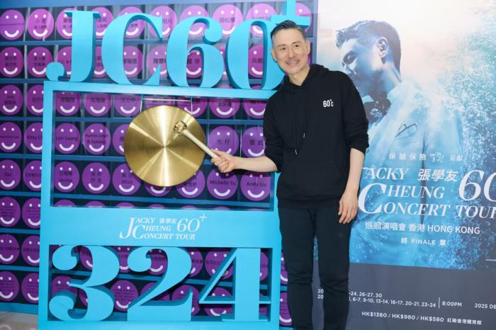 64岁张学友，2年7个月324场巡演破纪录，捐130万善款