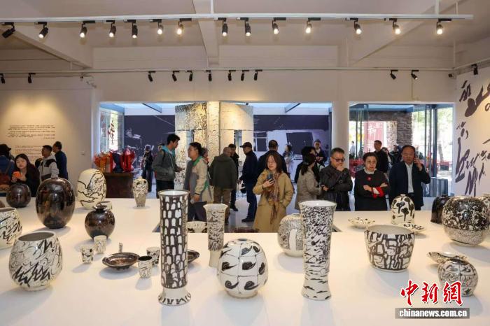 “90后”清华博士以百余件艺术作品对话千年云冈石窟