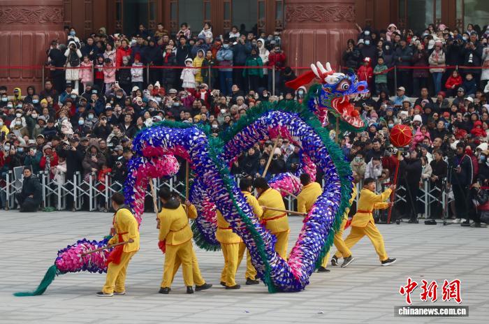 （文化中国行）追着非遗过大年 