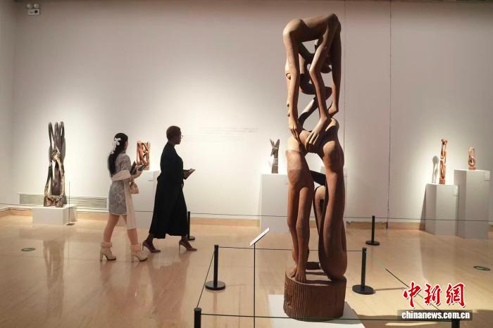 中国美术馆藏非洲木雕展在京开幕 见证中非文明相知相融