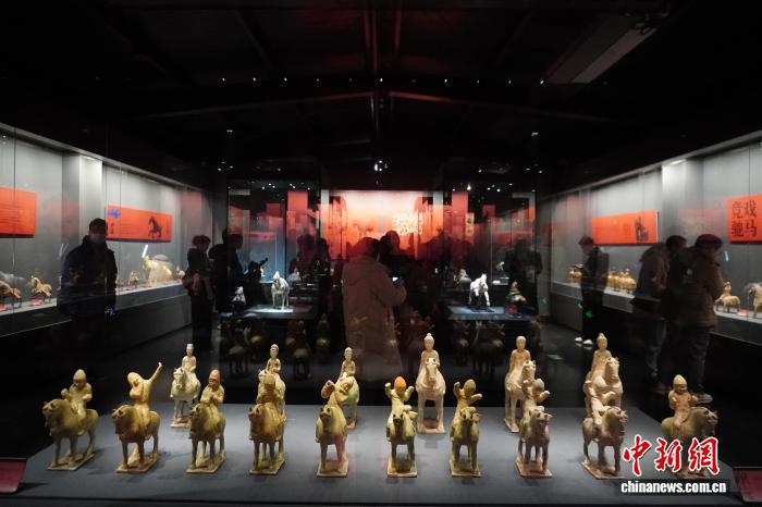 “印迹——古代陶瓷中的马”专题展览在河南郑州开展