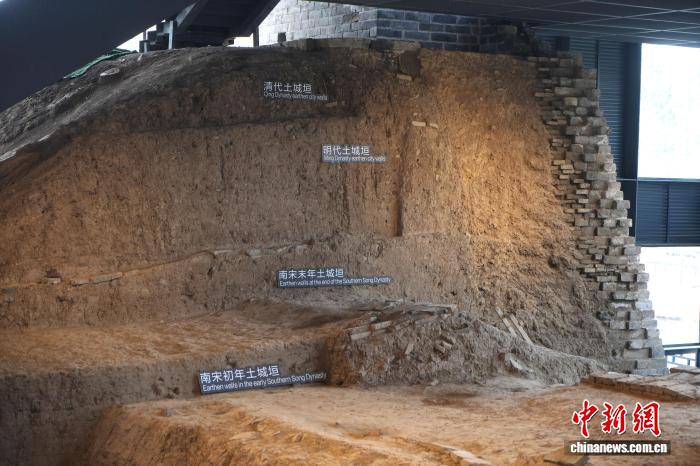 湖北荆州建成城墙考古遗址展示馆 展千年城墙史