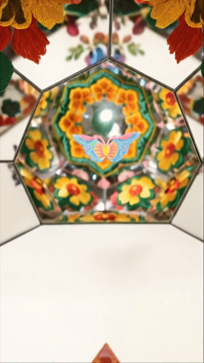 节日中国· 非遗焕新丨蝶舞携福至 针绣迎新年