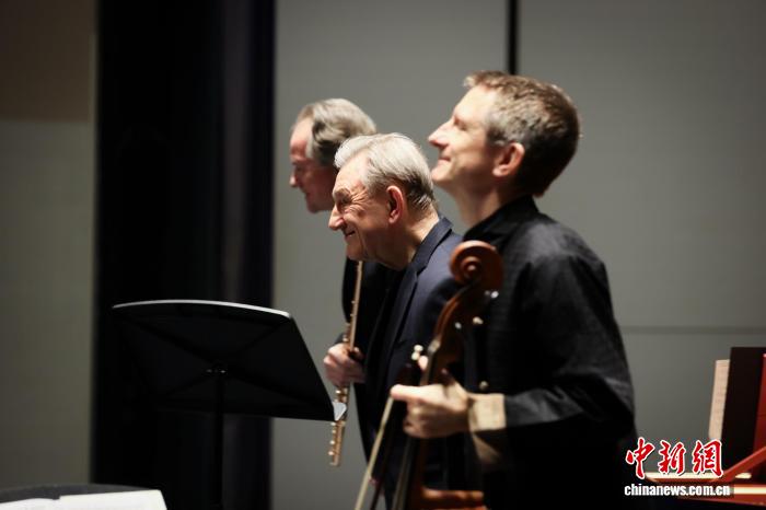 羽管键琴大师特雷沃·平诺克上海