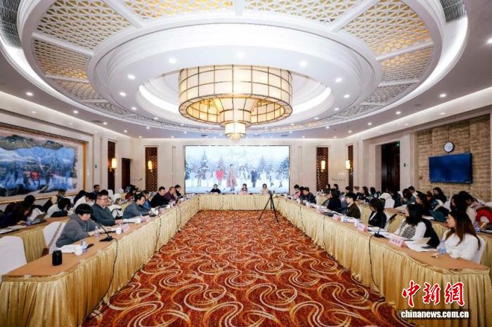 聚焦都市情感题材创作新风向 电视剧《骄阳似我》研讨会举办