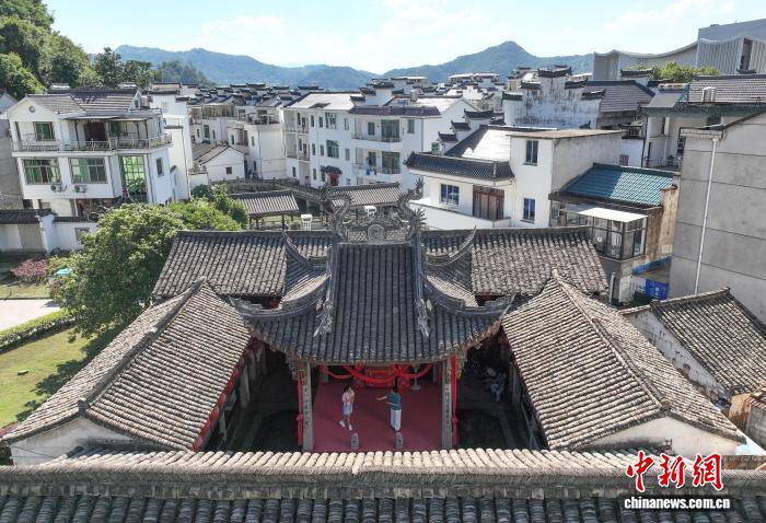 从“乡野”到“学院” 120岁越剧如何再创新？