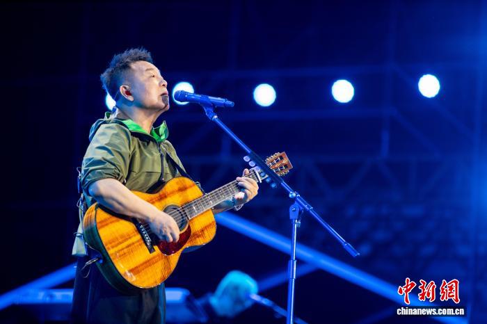 中国工业城市上演实景版“乐队的夏天”
